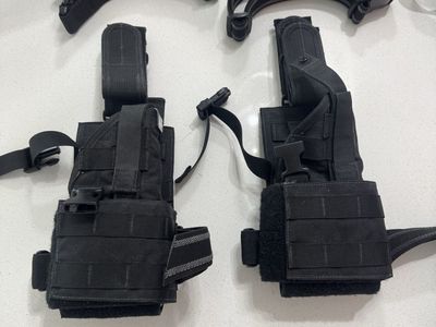 Tactical Drop Leg Holsters Set Black and Tan right hand