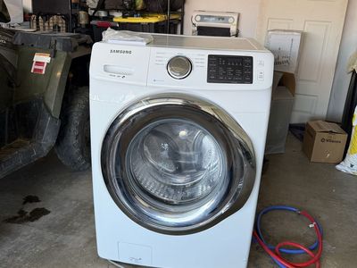 Samsung Front Load Washer - White, Electric, Used