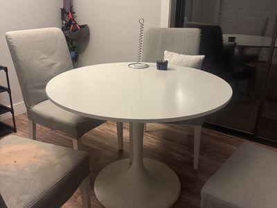 Dining table & chairs