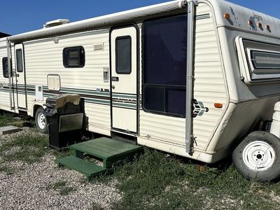 1986 29’Jayco Swan Travel Trailer