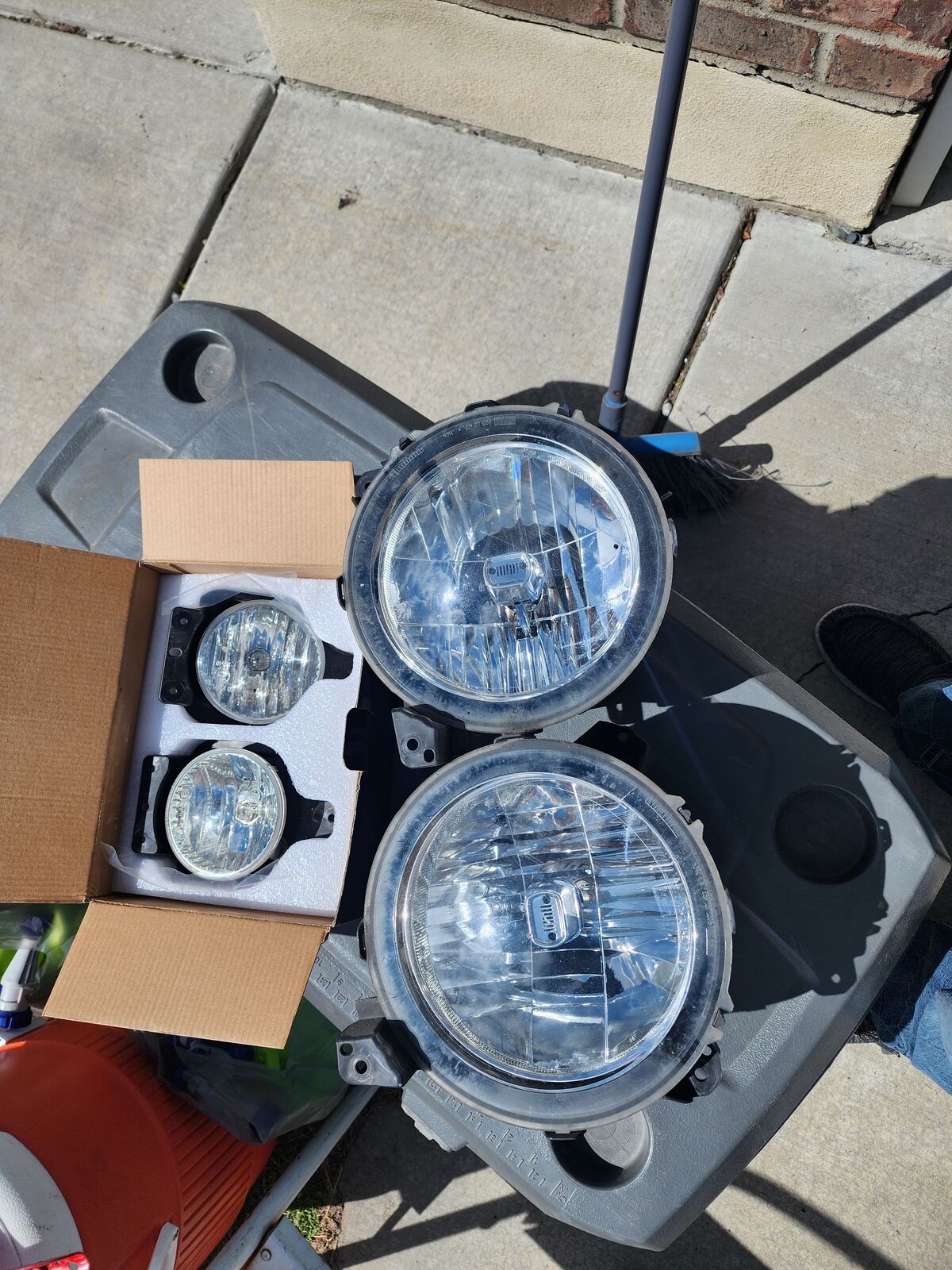 Stock jeep headlights