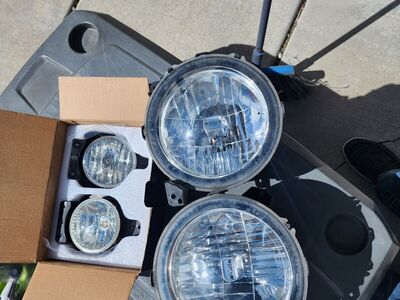 Stock jeep headlights