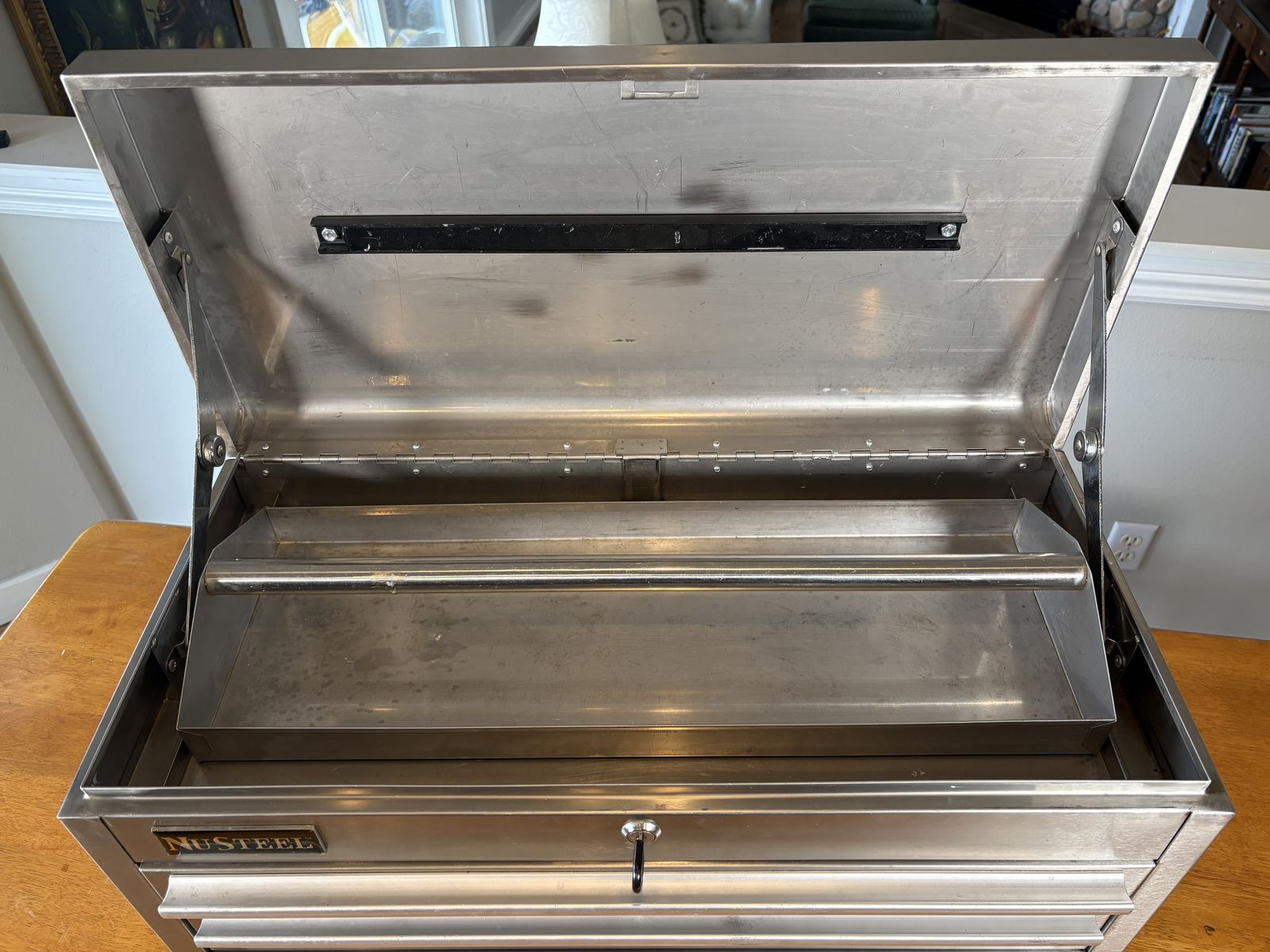 Main image 6