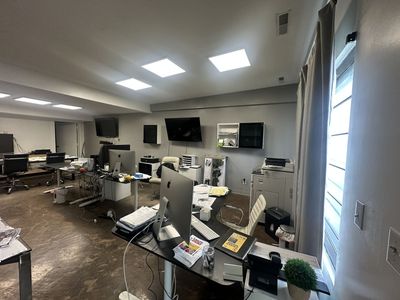 900 sf Office for rent