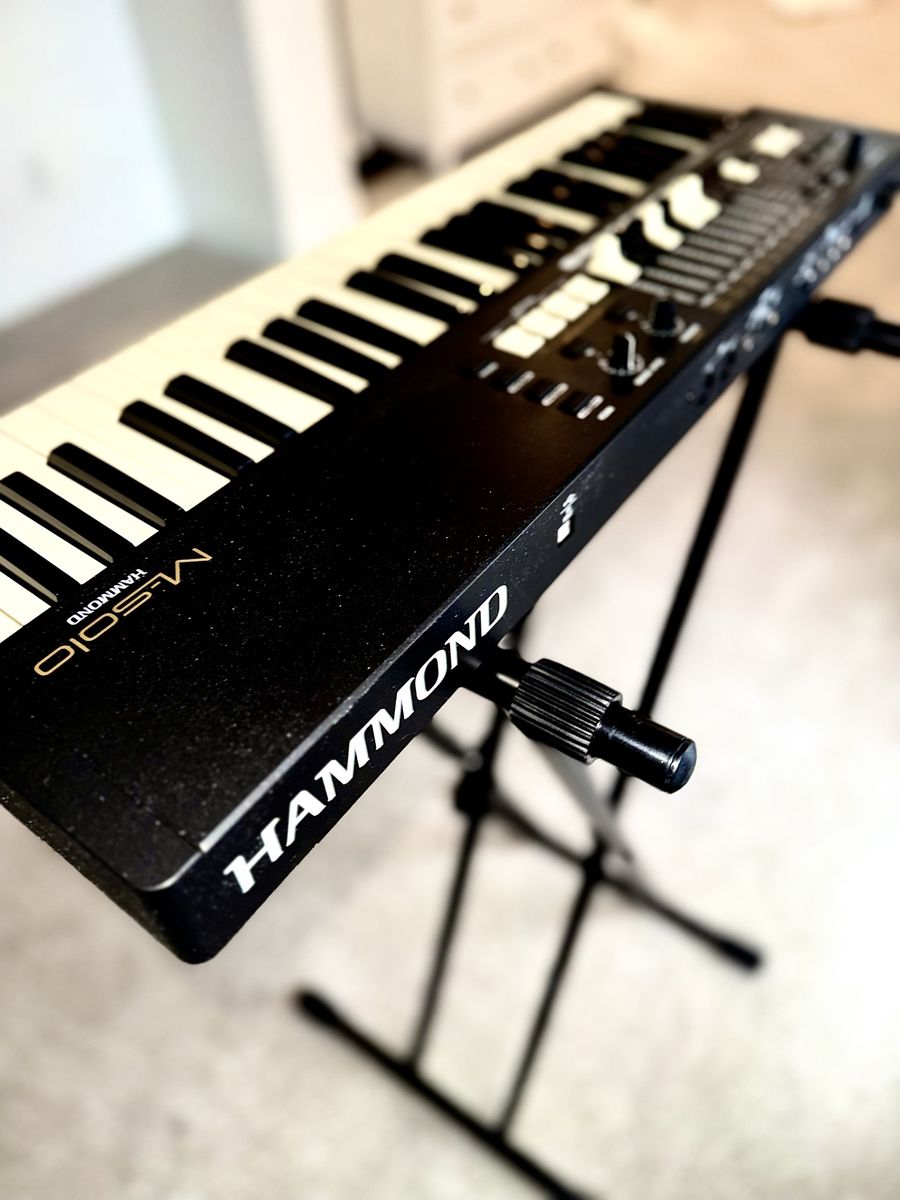 Hammond M-Solo Portable Organ