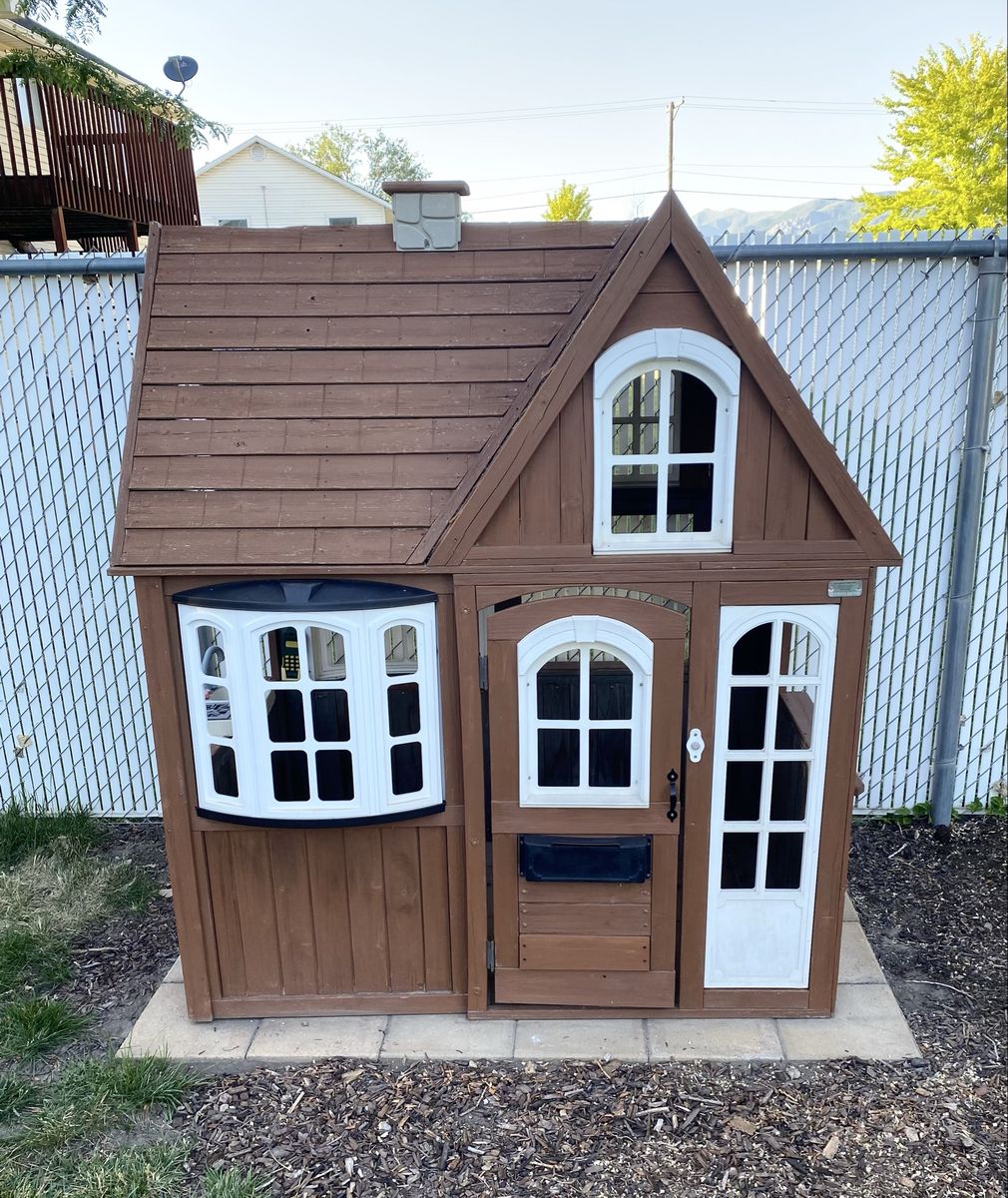 Cedar Summit Play Children’s (Kids) Outdoor Playhouse