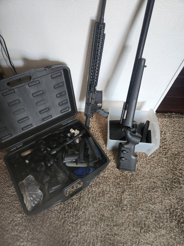 Airsoft Gun & Gear Lot - Rifles, Pistol, Scopes, Magazines & Hard Case
