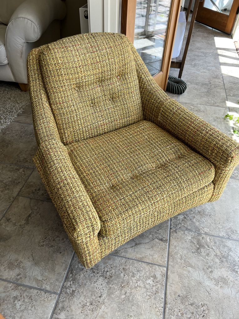 Grandpas Ol 1971 Itchy Chair