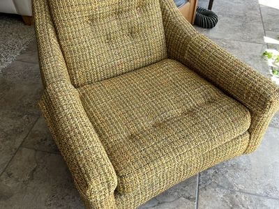 Grandpas Ol 1971 Itchy Chair