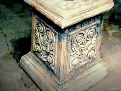 $60 QUICK SALE!
WAS$175 ORIGINALLY $900
Antique Hand‑Carved Stone Pedestal