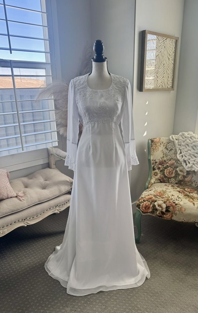 Modest White Wedding Dress Size 8 Temple ready