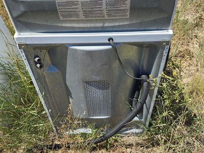 2 washers and 1 dryer FREE! (Dont currently work)