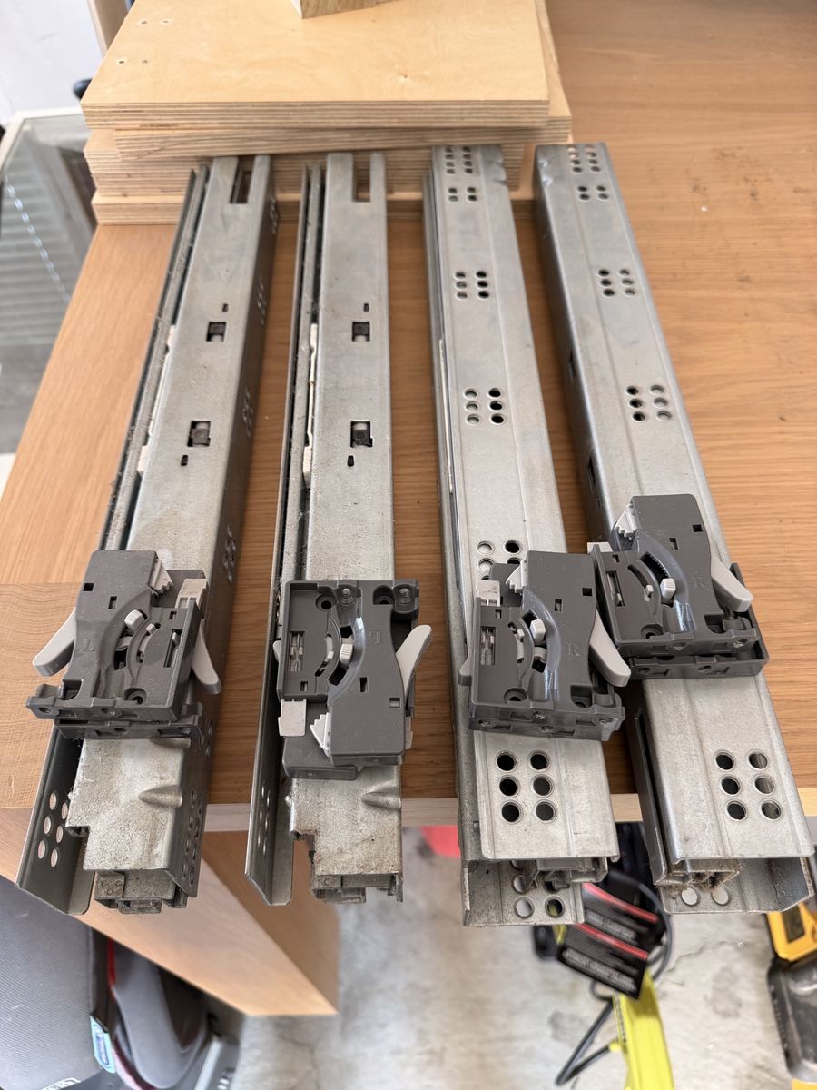 18-Inch Undermount Soft-Closing Drawer Slides (4 Slides / 2 Pairs)