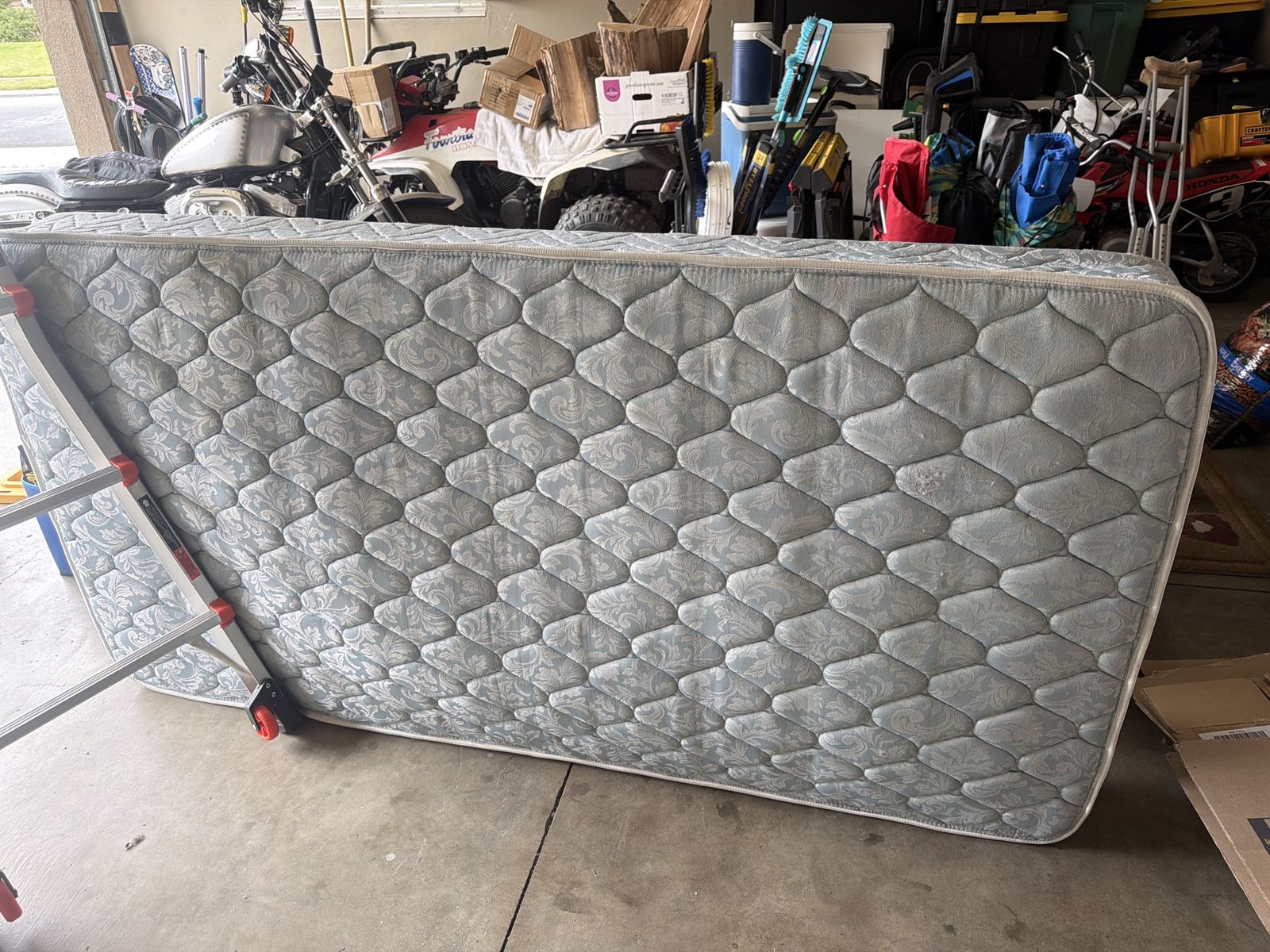 Twin mattress