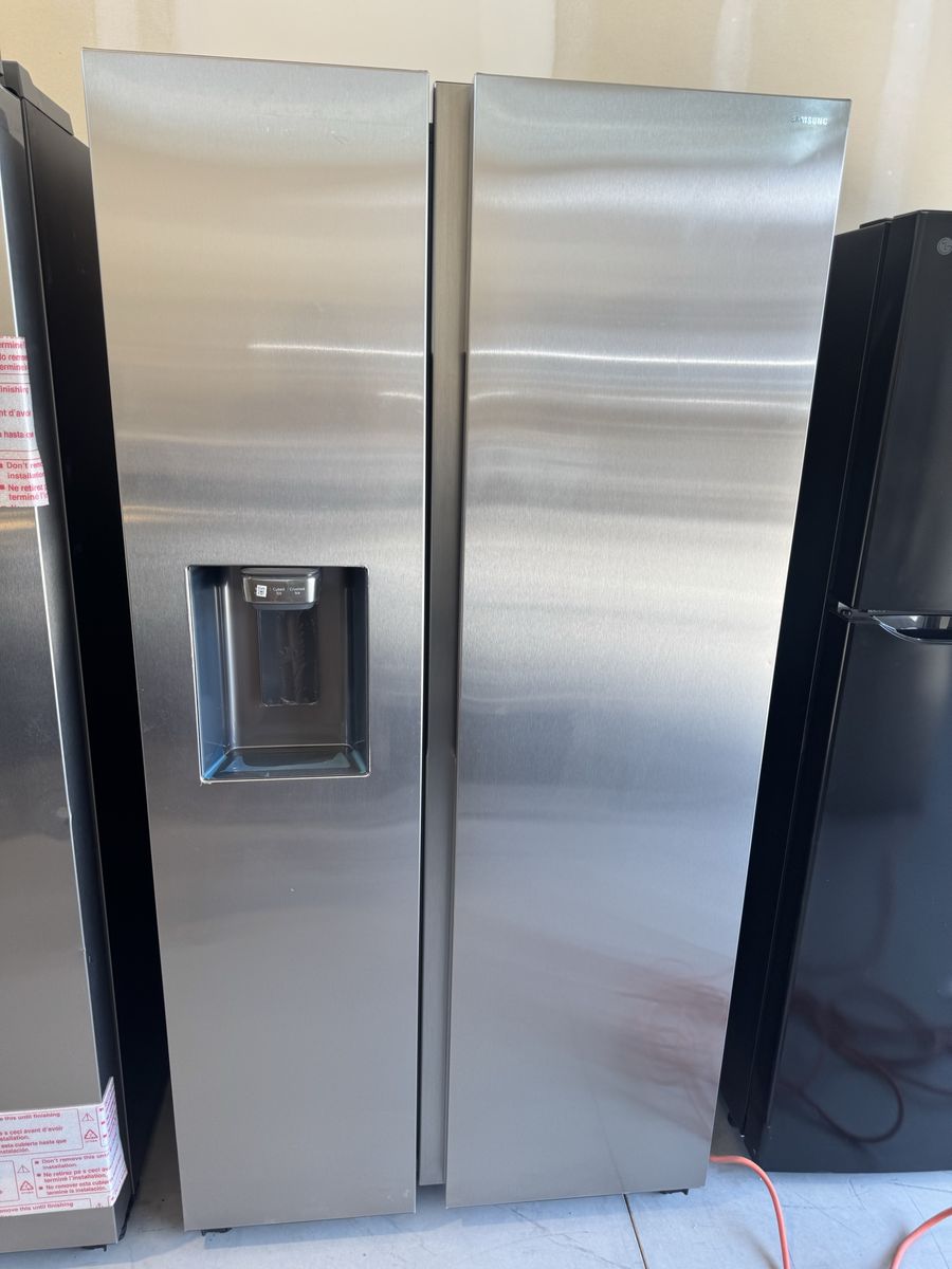 New scratch and dent Samsung 22 cu. ft. Counter Depth Side by Side Refrigerator