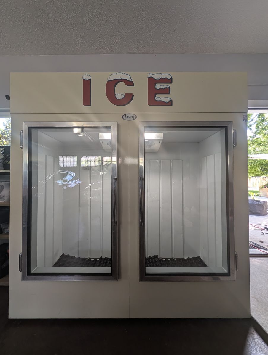 Leer L060UAGE Commercial Glass Door Ice Merchandiser Refrigerator Freezer