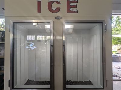Leer L060UAGE Commercial Glass Door Ice Merchandiser Refrigerator Freezer