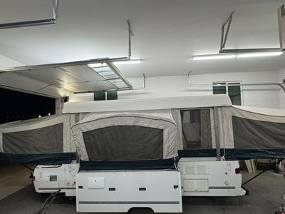 Mint Coleman Niagara Grand Tour Slide Out