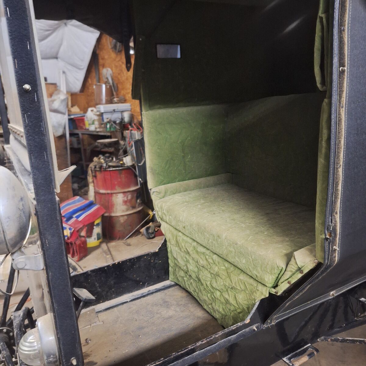 Horse carriage has brakes  has tungue and shafts