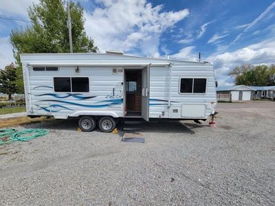 2005 23ft Super Lite Toyhauler by Weekend Warrior.