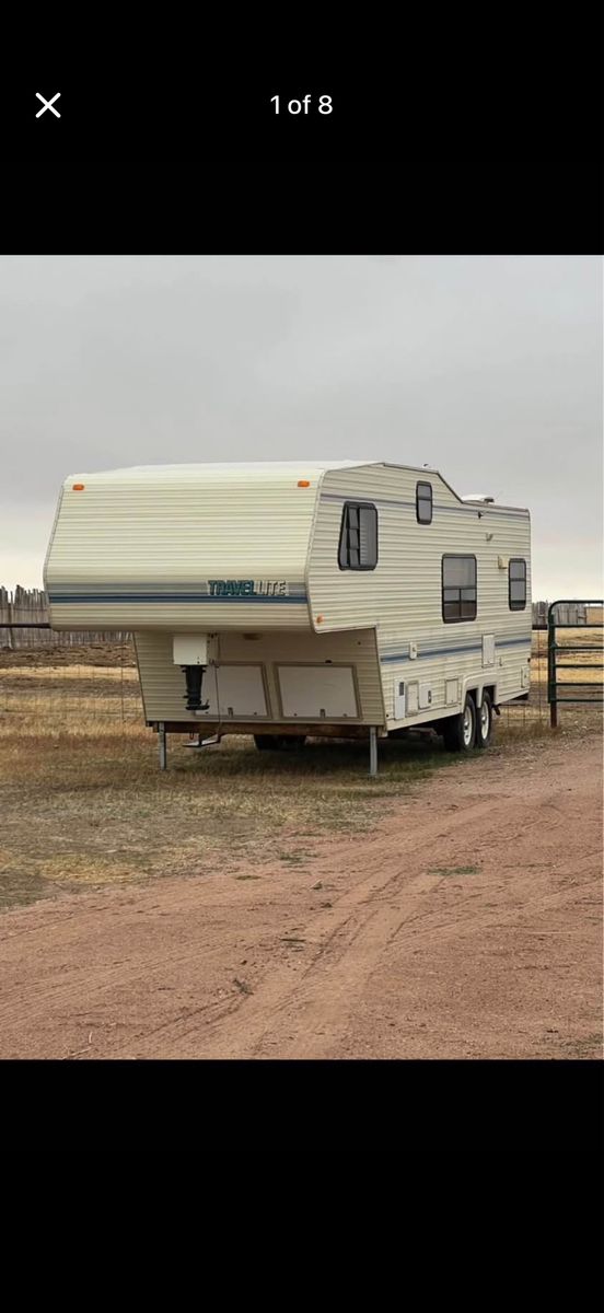 1990 TravelLite 29' 5th Wheel camper