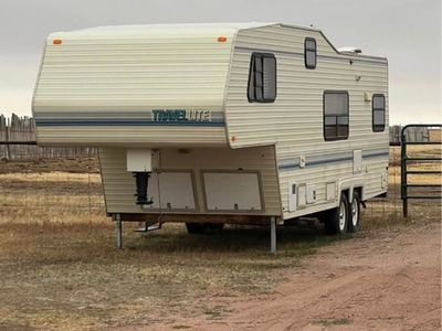 1990 TravelLite 29' 5th Wheel camper