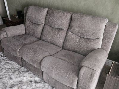 Power Reclining Sofa with Adjustable Headrest