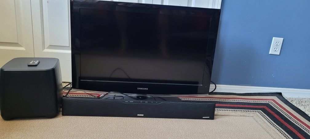 32 Samsung & Sound Bar