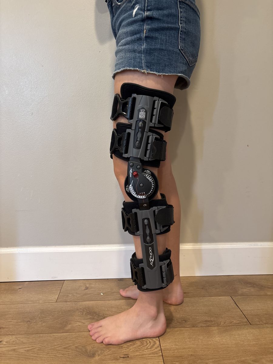 DonJoy X-ROM Post-Op Knee Brace - Adjustable, Universal Fit - Ligament/Meniscus Support