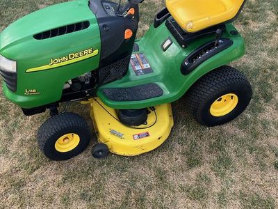 John Deere L118 Automatic