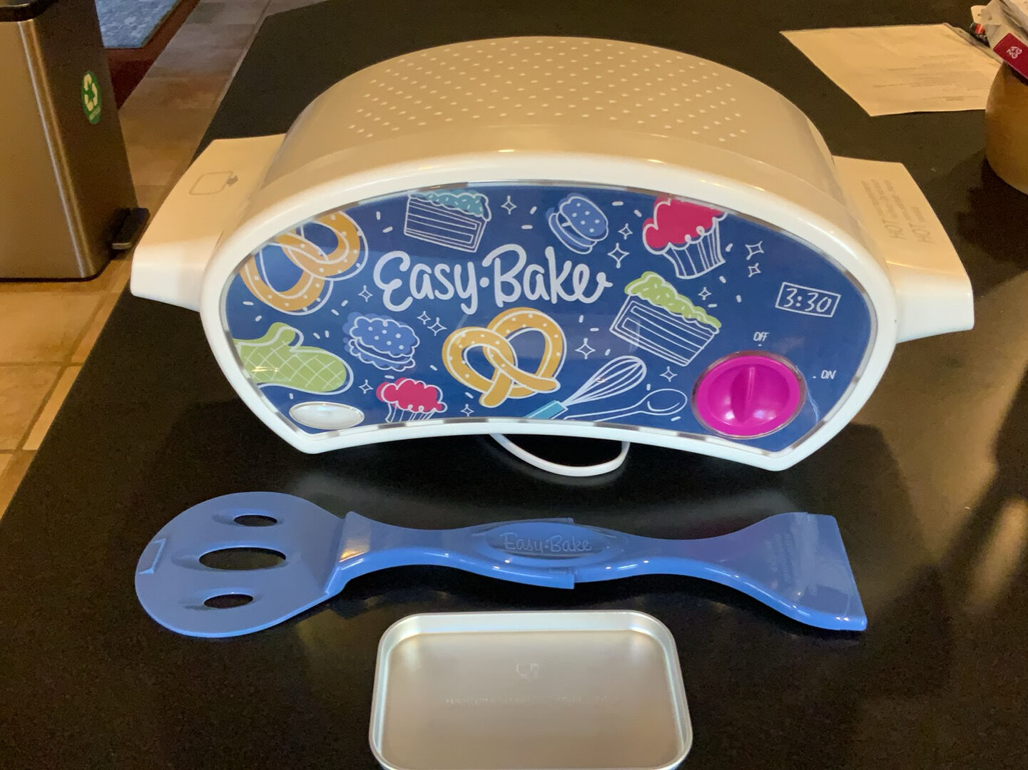 Easy Bake play oven toy