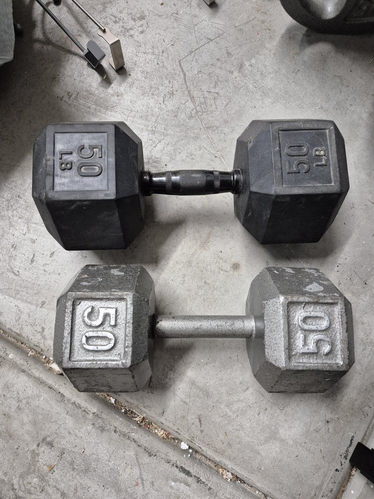 2 50lbs dumbells