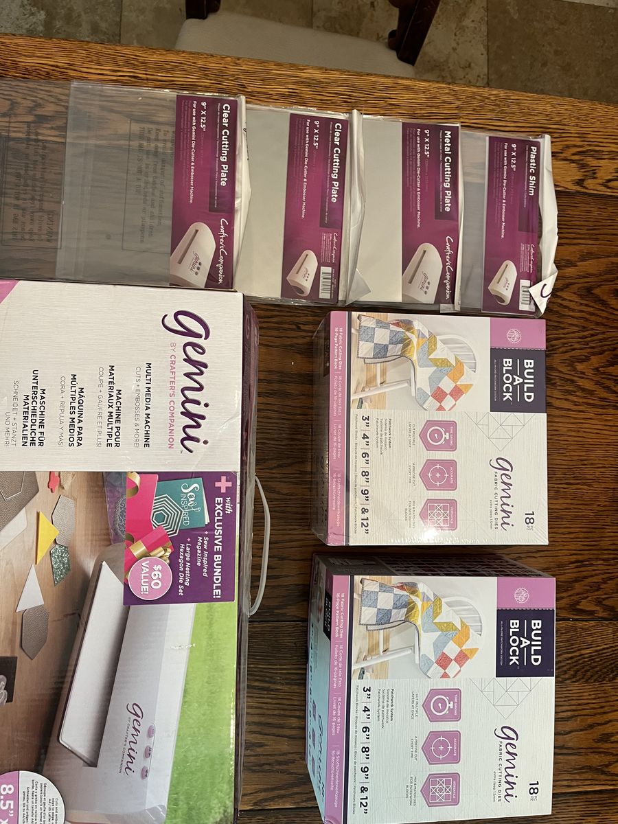 Gemini die cut machine and accessories