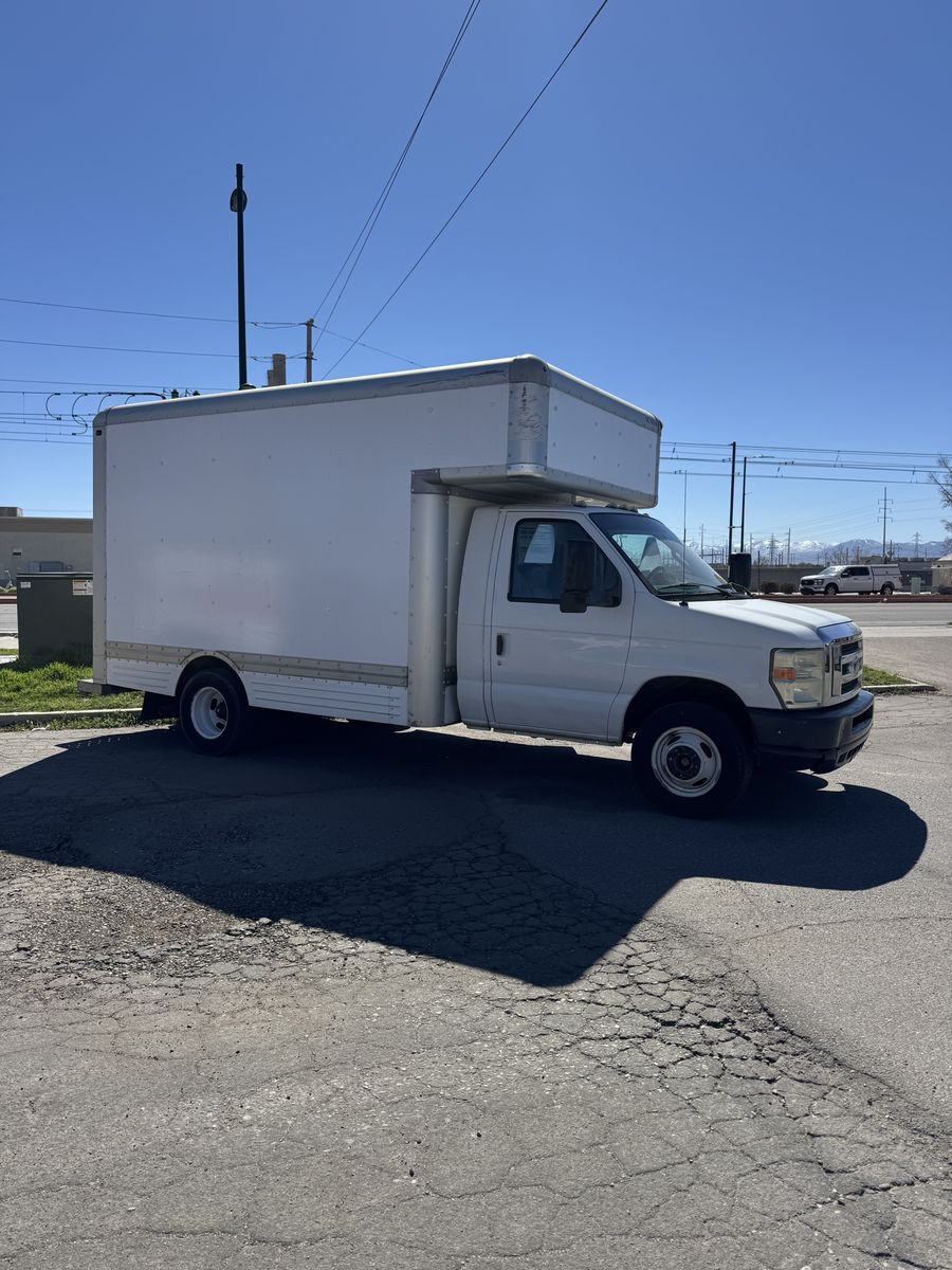2010 Ford E-Series E-450 SD