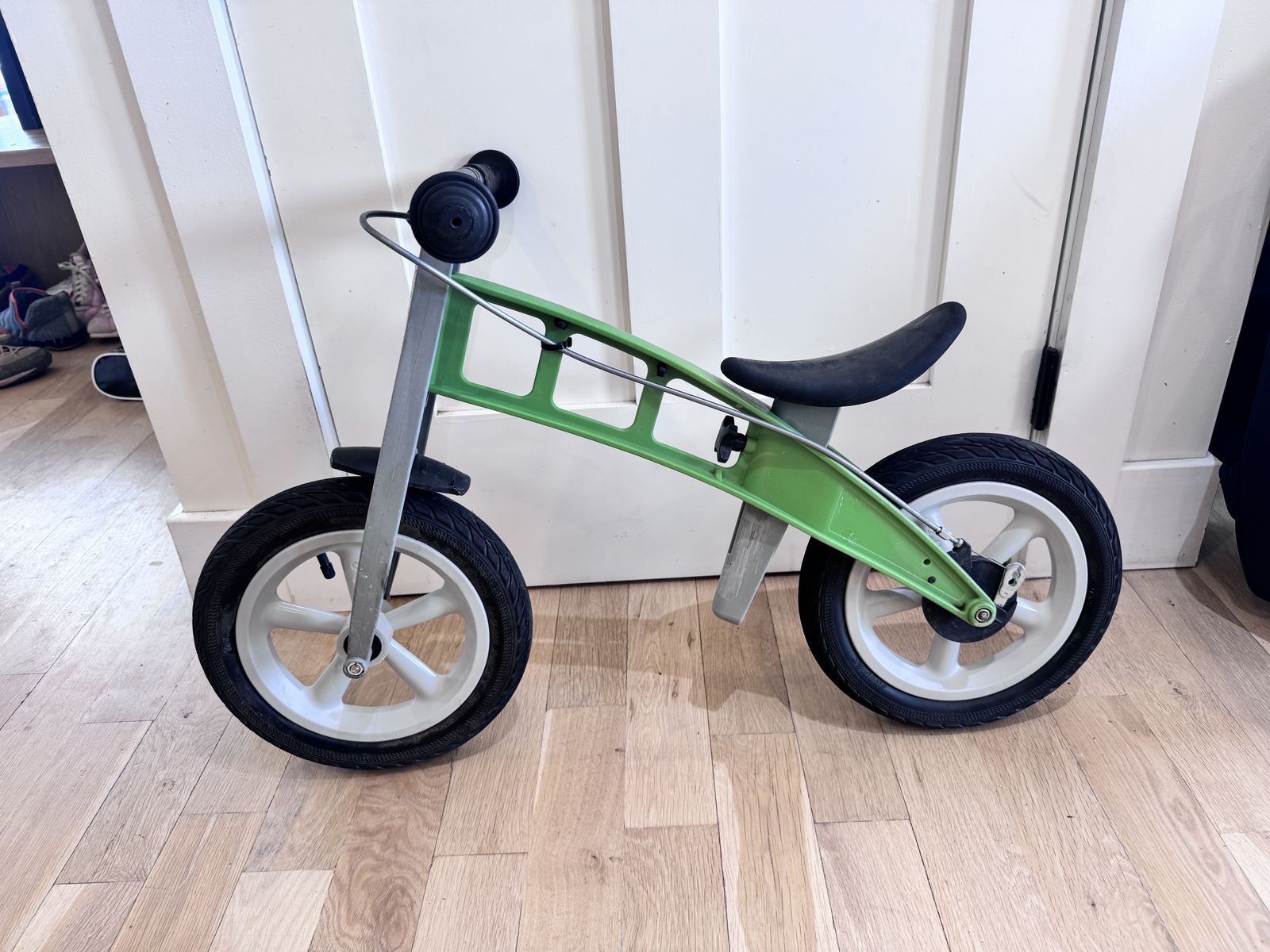 FirstBike Toddler Scoot Bike With Hand Brake
