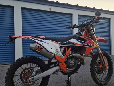 2020 KTM 450 SX-F Dirt Bike