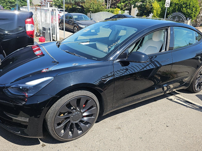 2023 Tesla Model 3 Performance