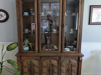 China Cabinet Hutch