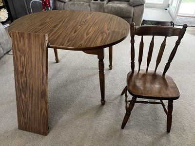 Dining table and 6 chairs