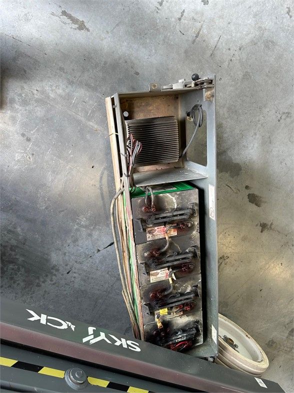 Main image 6