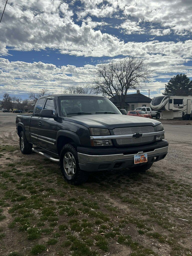 2004 Chevrolet Silverado 1500 LS