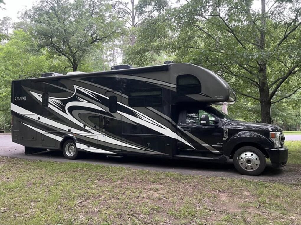 Thor Omni F-550 Diesel Motorhome