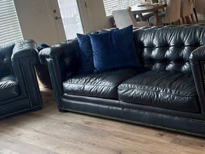 High Quality Leather Couch/Sofa and oversized love seat