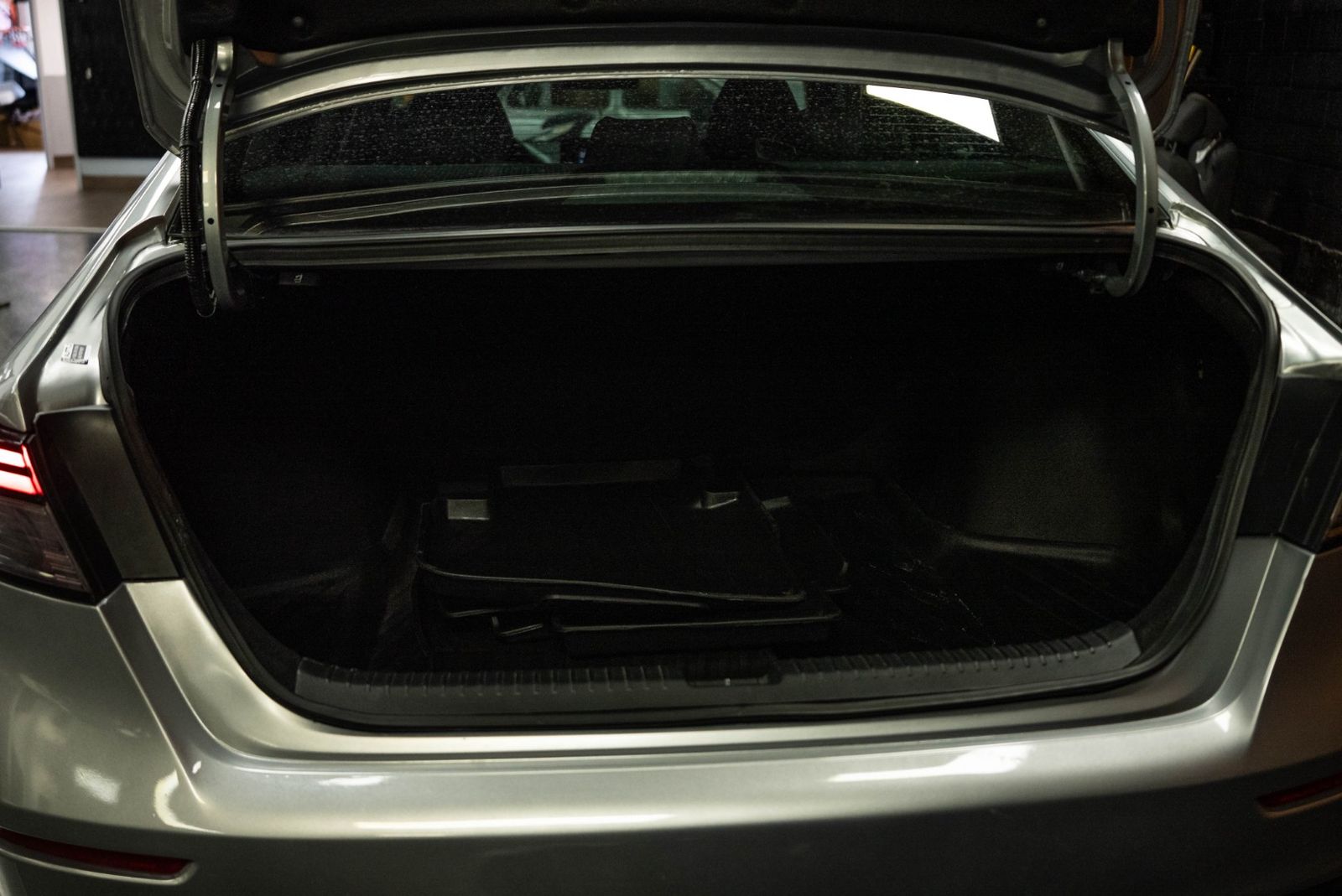 Main image 7