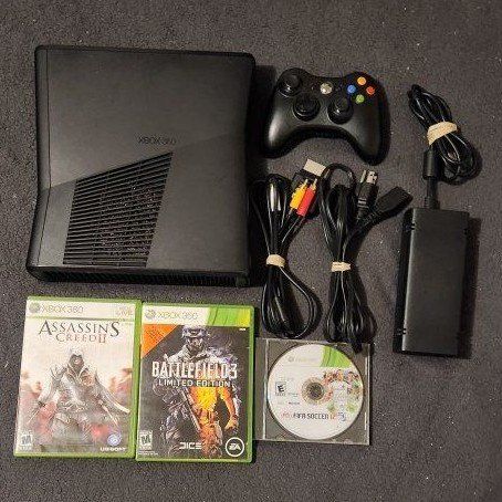 Xbox 360 Slim 4gb With 3 Games