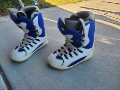 snowboard boots M8 W9