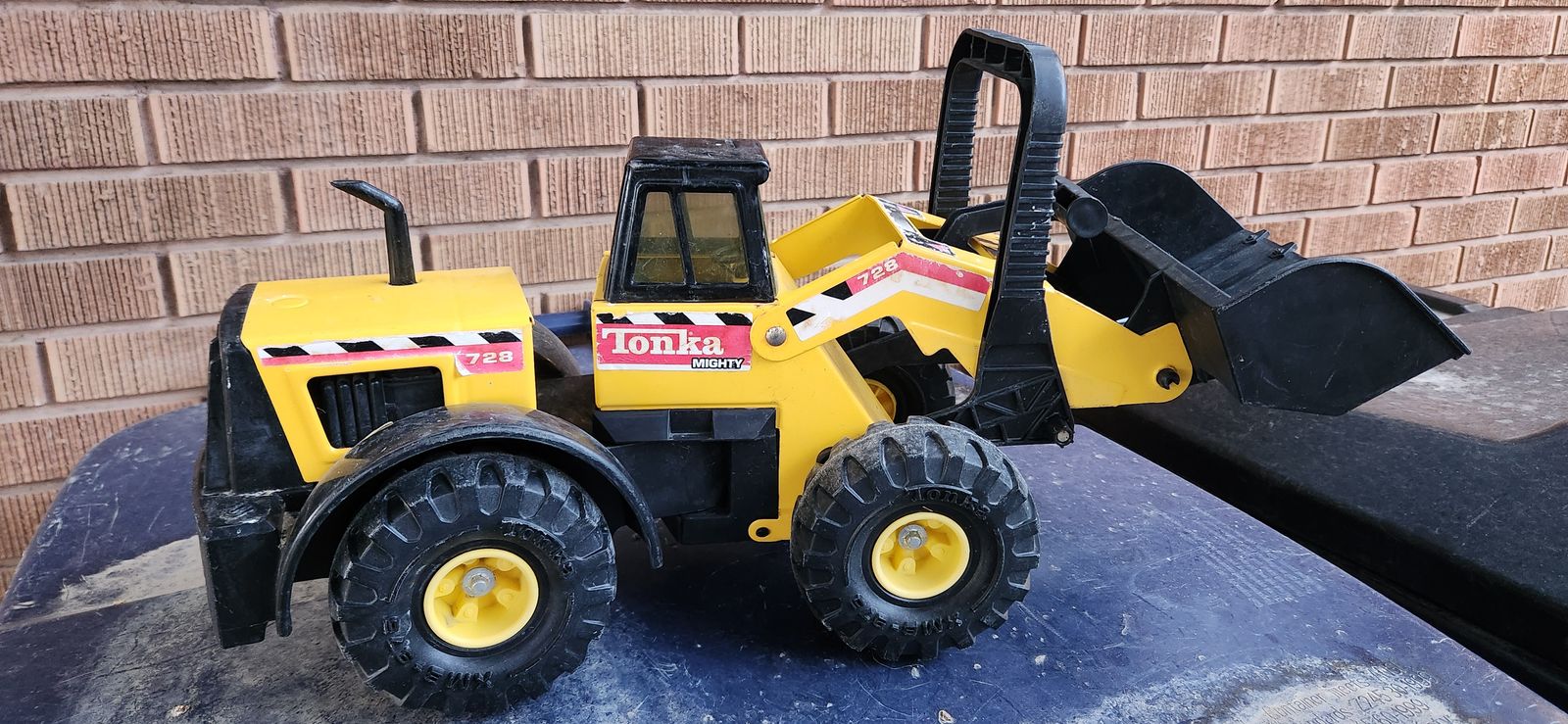 Tonka Mighty 728 Front End Loader Toy Tonka Construction Truck Hasbro