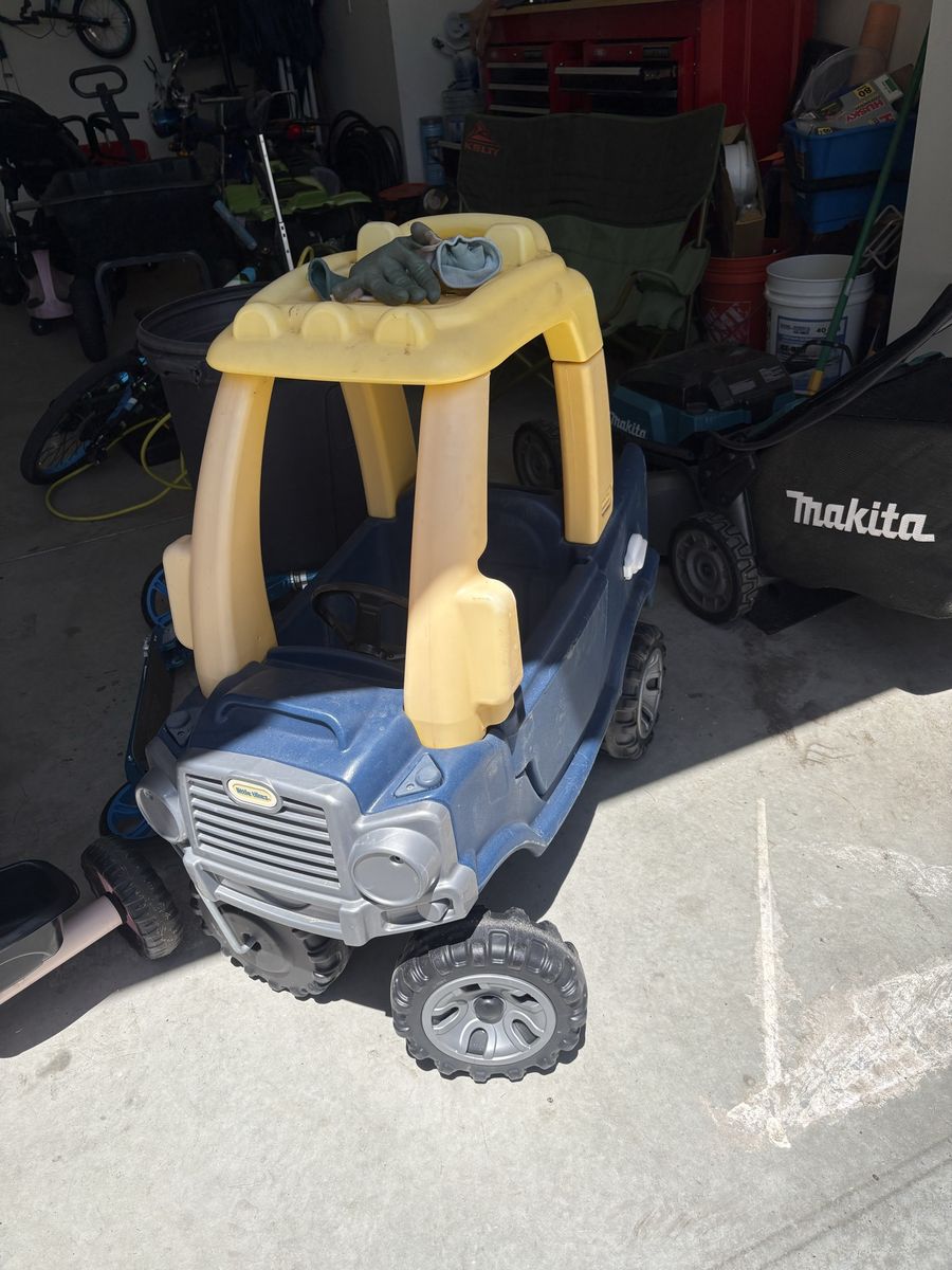 Kids little tikes truck