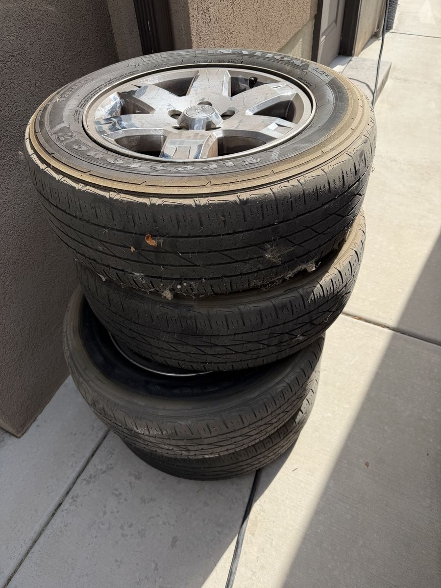 Wheels and tires for a jeep liberty (2002-2007)