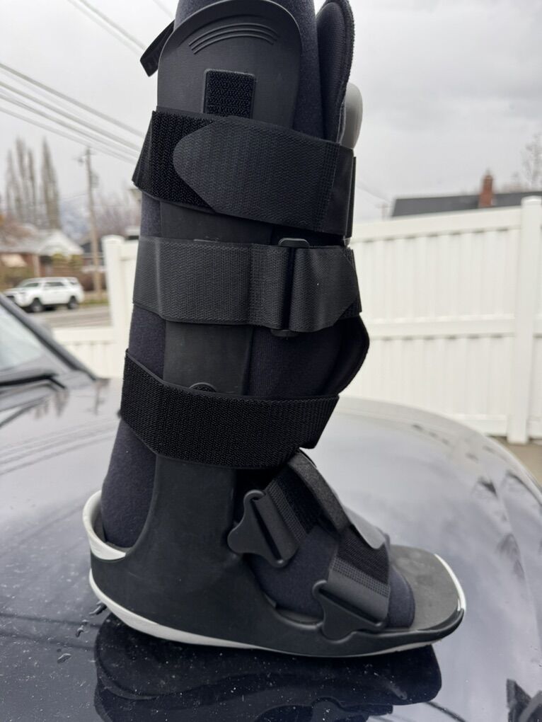 Recovery Boot Size m Left Foot/ankle/leg